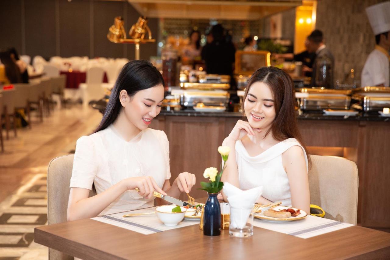 Khách sạn Dolce By Wyndham Golden 5*