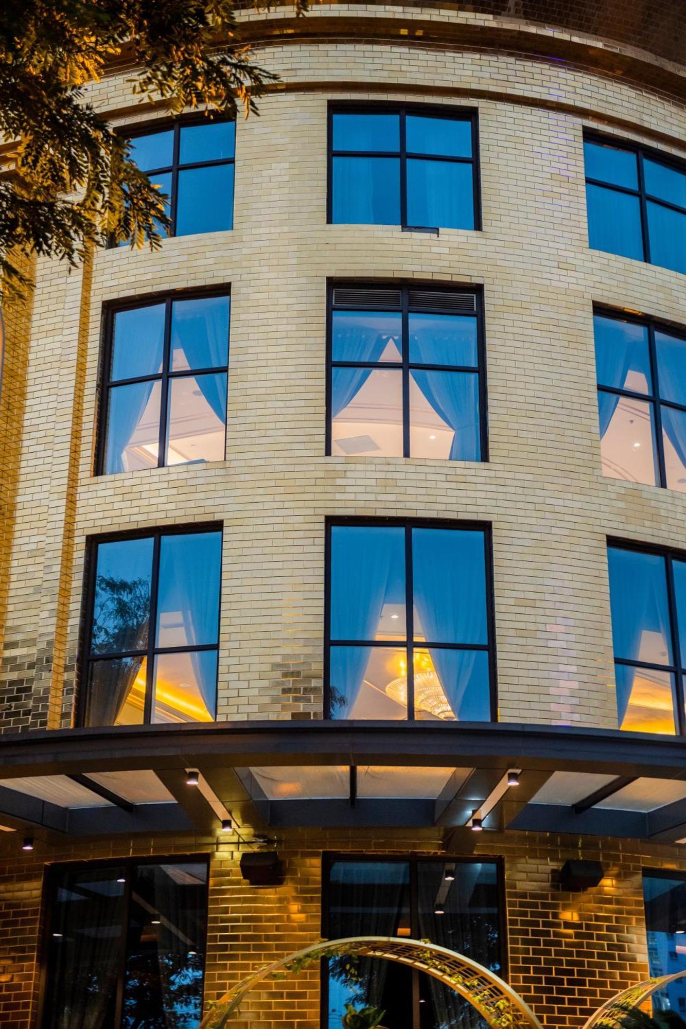 Dolce By Wyndham Golden Khách sạn Hà Nội