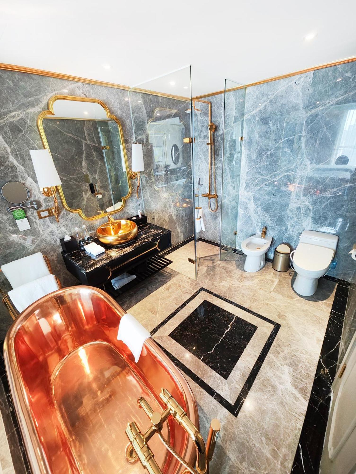 Khách sạn Dolce By Wyndham Golden 5*